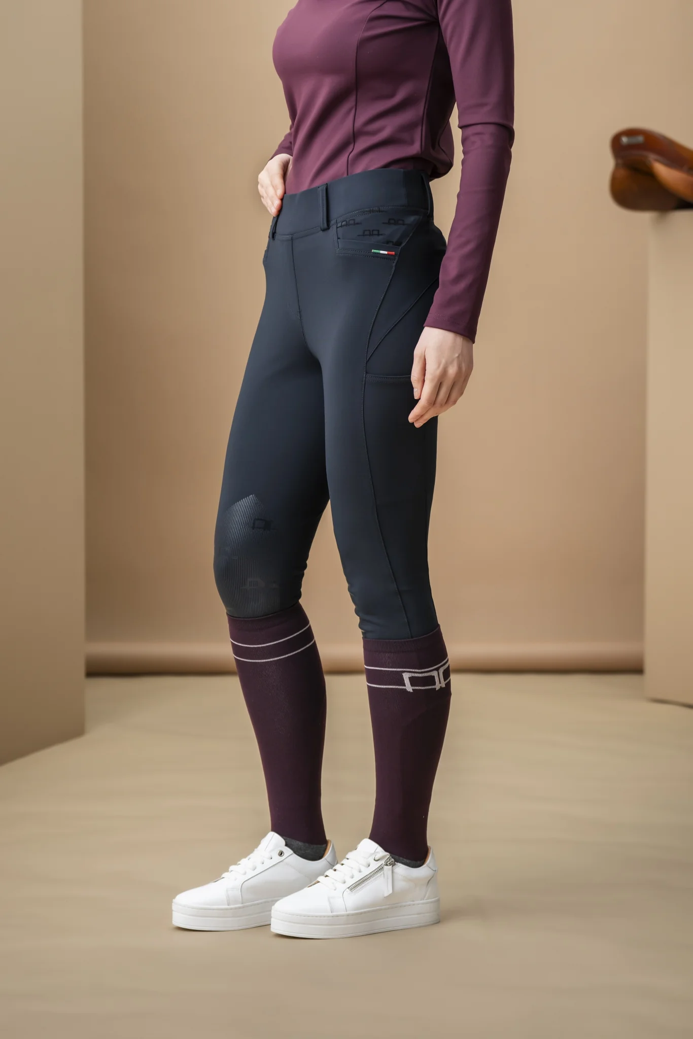 AA Fina Knee Grip Brushed Hybrid Breech - Image 2