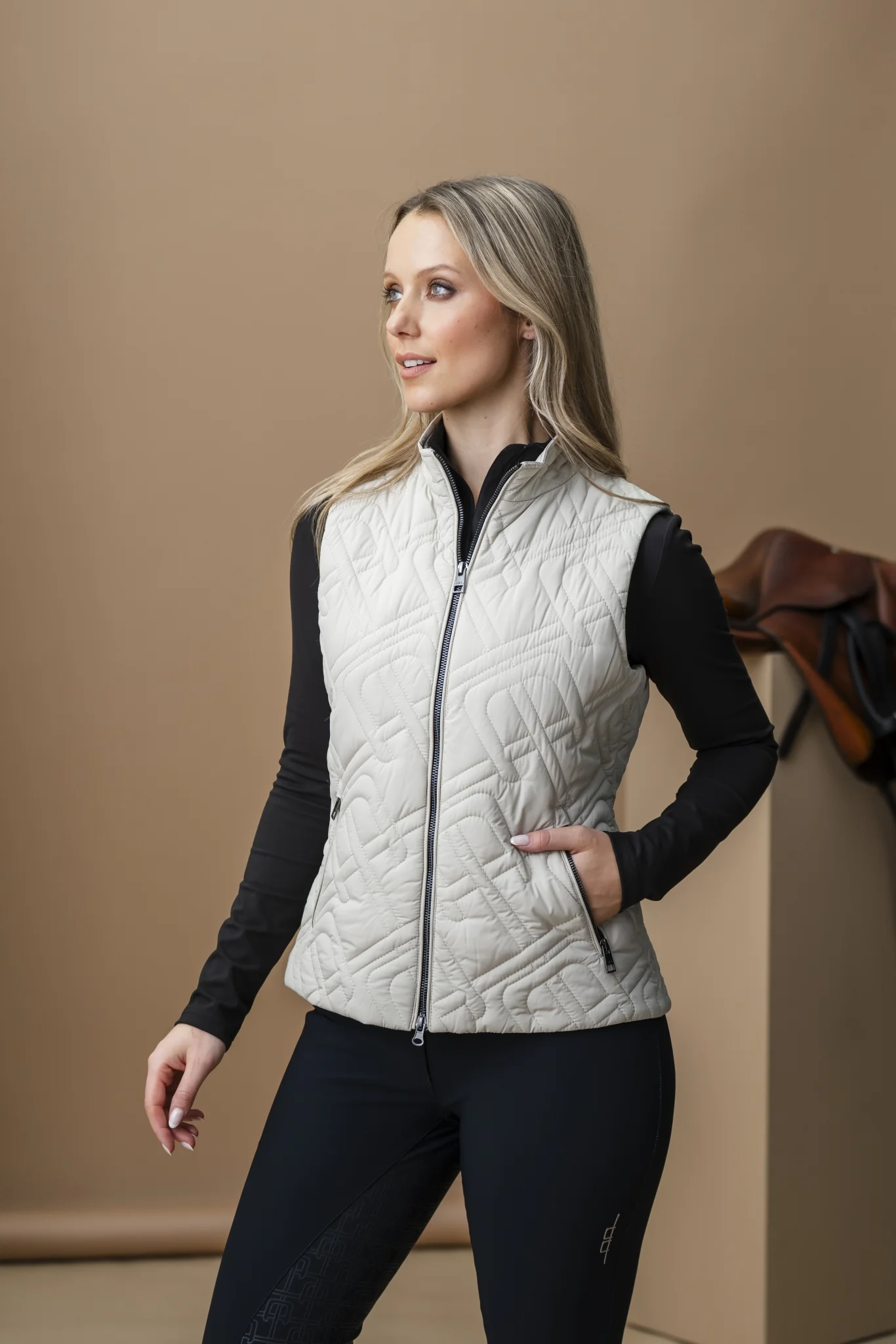 AA Ladies Neve Monogram Quilted Gilet - Image 2
